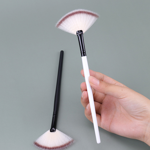 1PC maquillaje herramientas Fan pincel de maquillaje en forma marcador cara cepillo de polvo de chica cara brocha para maquillaje cepillo ► Foto 1/6