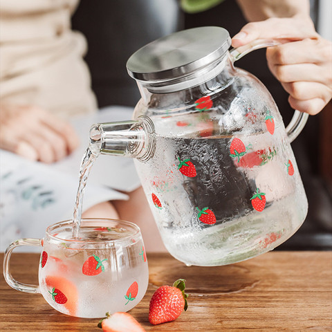 Kawaii fresa de vidrio de agua fría olla gran capacidad jugo de fruta tetera resistente al calor de vidrio hervidor de agua hirviendo copas lindas ► Foto 1/6