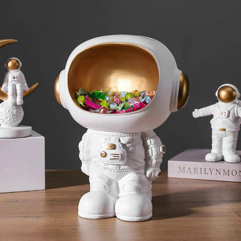 Escultura de astronauta creativa de resina nórdica, dulce Almacenamiento de llaves, artesanía de escritorio, accesorios de decoración para habitaciones, regalo para el hogar ► Foto 1/6