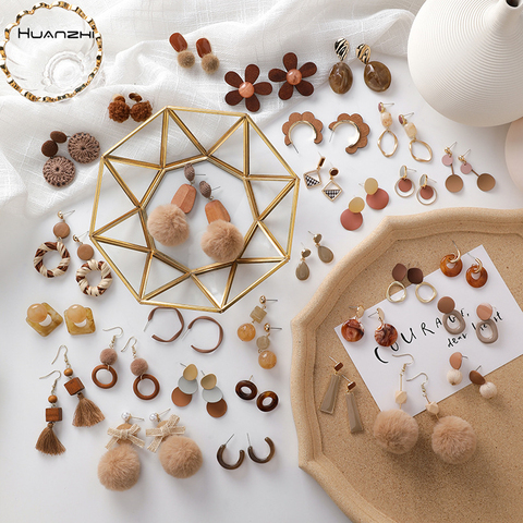 HUANZHI 2022 otoño e invierno nuevo estilo literario Vintage marrón Hairball madera pendientes esmaltados colgantes para mujeres niña fiesta joyería ► Foto 1/6