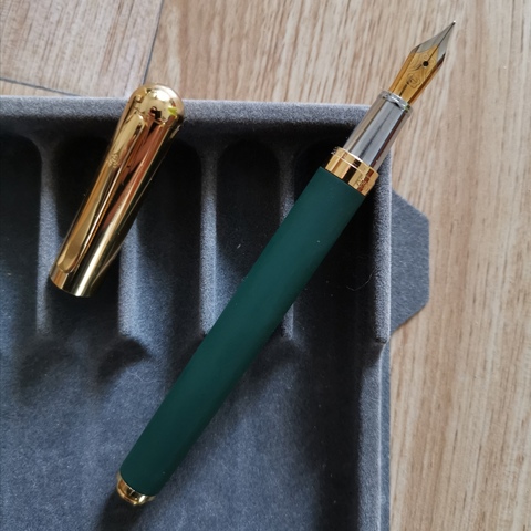 Pluma estilográfica Vintage 395, pluma de tinta, barril verde oscuro mate con tapa dorada, papelería, suministros escolares y de oficina ► Foto 1/3