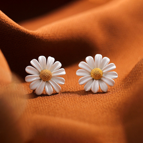 Pendientes para niñas pequeñas y margaritas, joyería Pop, flor, botón de oreja, Hipster, estilo Simple, moderno, Push-back, regalo para mujer ► Foto 1/5