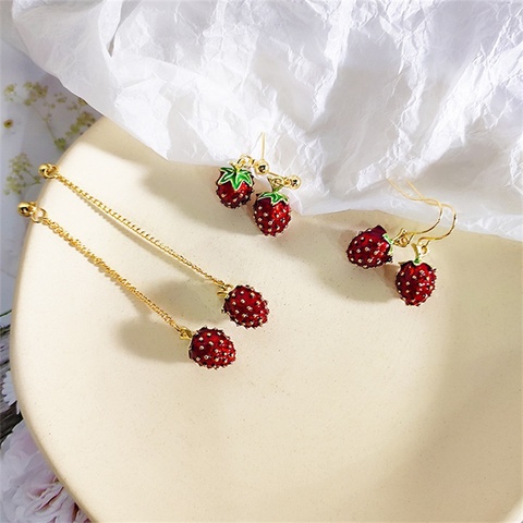 Pendientes coreanos a la moda para mujer, joyería de explosión, aretes de fresa, temperamento creativo, borla de fruta Simple, pendiente salvaje largo de verano 2022 ► Foto 1/6