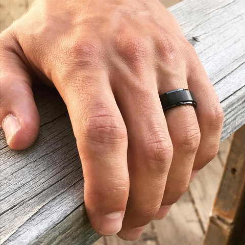 De los anillos de los hombres básicos 8mm boda compromiso banda Negro carburo de tungsteno puro de los hombres cepillado mate Centro de hombre joyería comentado bague ► Foto 1/6