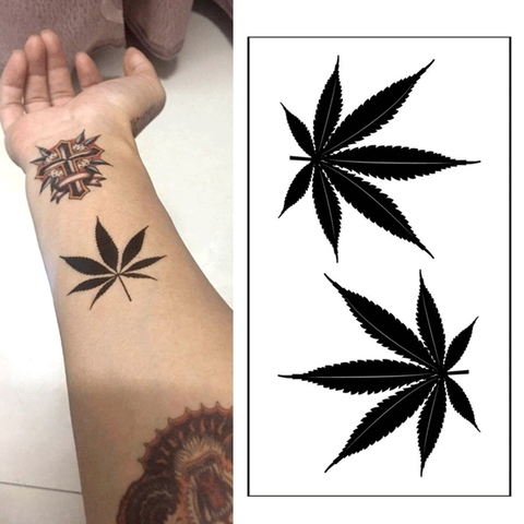Pegatina de tatuaje temporal impermeable, hoja de arce, trébol negro, tatuaje falso para arte corporal para mujer, hombros, cuello, brazos, 1 Uds. ► Foto 1/6