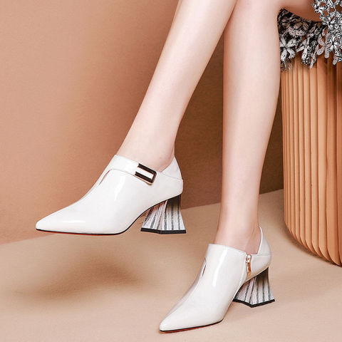 Zapatos de tacón alto para mujer, calzado de piel suave con punta en pico, con hebilla cuadrada, color blanco y negro, para primavera y otoño, 2022 ► Foto 1/6