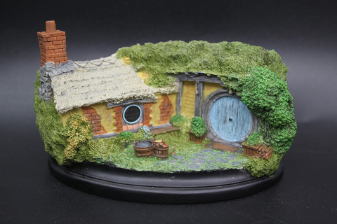 Figuras de colección de coches y adornos para pecera, juguetes de figuras de alta calidad, modelo knick knack Hobbiton Bathilda n. ° 35 ► Foto 1/4