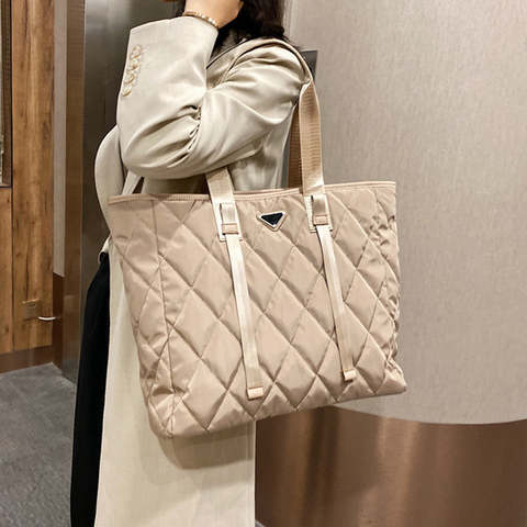 Bolso bandolera de nailon de gran capacidad para mujer, nuevo accesorio de diseñador de marca, para otoño e invierno, 2022 ► Foto 1/6