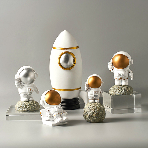 Figuras de astronauta para decoración del hogar, espaciador con escultura de Luna, miniaturas decorativas, estatuas de cosmonautas, regalo para hombre y novio ► Foto 1/1