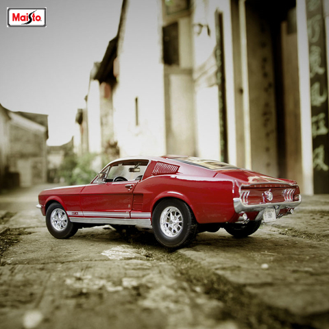 Maisto-Ford Mustang 1967 Coupe symulacja samochodu, modelo aluminiowy samochodu zbieraj prezenty zabawka, 1:18 ► Foto 1/6