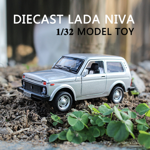 Lada niva-modelo de coche de juguete fundido a presión, con luz de sonido y función de extracción ► Foto 1/6