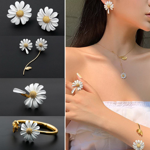 Estilo coreano lindo Margarita pequeña flor Stud pendientes para las mujeres las niñas dulce declaración asimétrica pendientes de fiesta joyería regalos ► Foto 1/6