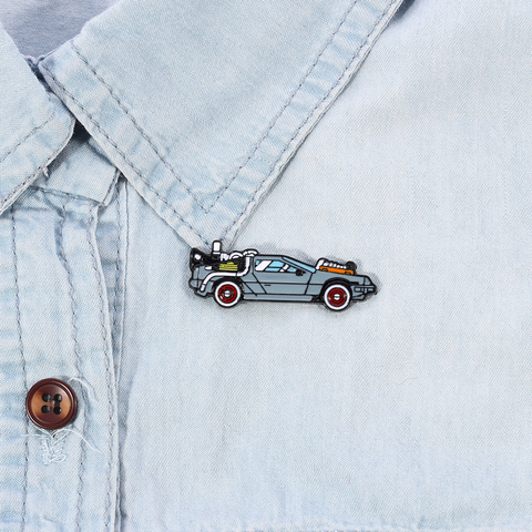 Broche de esmalte duro de Back To The Future Pins para mujer, mochilas, mochilas, insignia, modelo de coche, película, joyería para solapas, regalos ► Foto 1/6