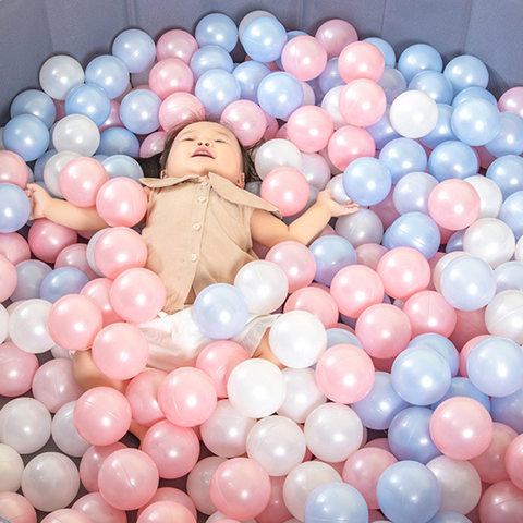 Pelotas coloridas ecológicas para niños, pelotas de plástico suave para piscina de agua, juguetes al aire libre para niños y bebés, 50/100 Uds. ► Foto 1/6