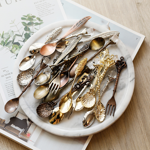 6 uds Vintage cucharas tenedor Mini estilo real Concha de Oro tenedor Metal tallado café, bocadillos de frutas Prikkers tenedor cuchara de postre ► Foto 1/6
