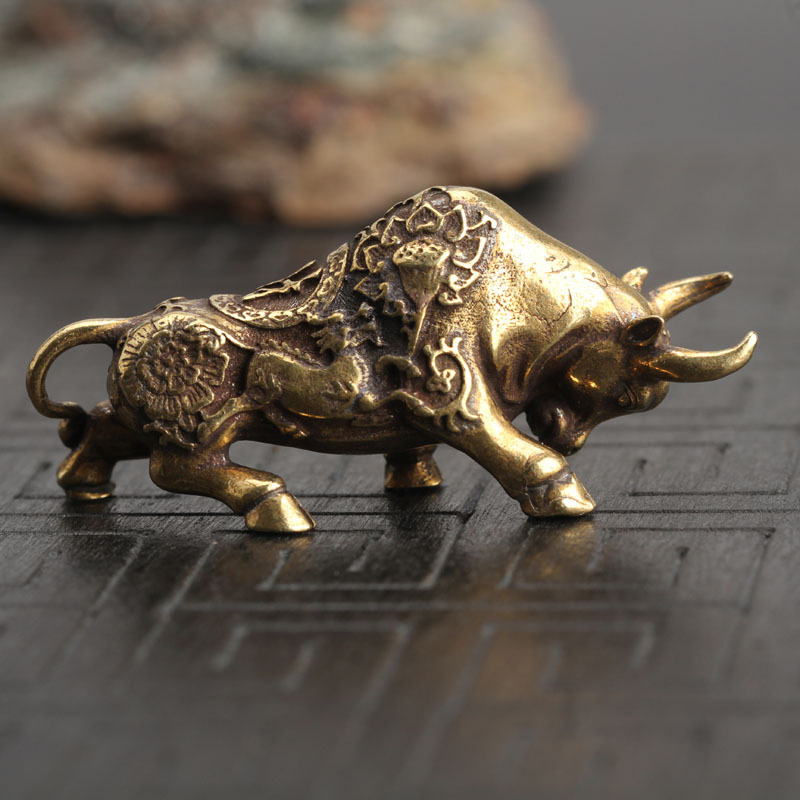 Accesorios Bull ornamental escultura cobre miniaturas figuritas decoración de escritorio Bull ornamento hecho de cobre puro líneas hechas a mano ► Foto 1/6