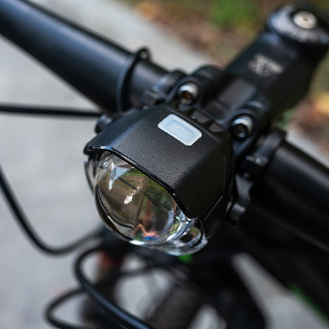 Faros delanteros de aleación de aluminio para bicicleta, faros para ciclismo de montaña con carga USB, accesorios para carretera, color negro, 2022 ► Foto 1/6