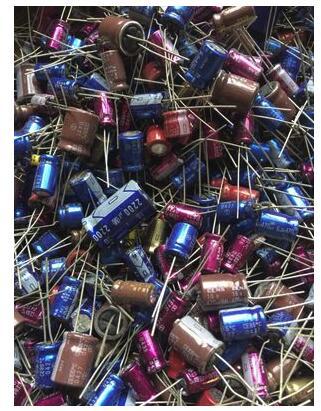 Condensadores mezclados de 100g, componentes electrónicos mezclados, paquete de túnica roja, púrpura, condensador electrolitico ► Foto 1/1
