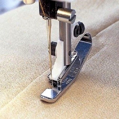 Estrecho prensatelas para cremalleras #4125657-45 para Husqvarna vikingo de la máquina de coser ► Foto 1/3