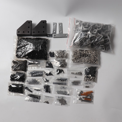 Kit de tornillos, tuercas, soportes y esquinas para impresora BLV MGN Cube 3d Blurolls ► Foto 1/2