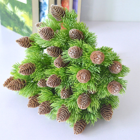 Pino artificial de plástico, 7 ramas, pino, frutos secos, conos, plantas falsas, árbol para decoración de fiesta de Navidad, césped de imitación, decoración del hogar ► Foto 1/6