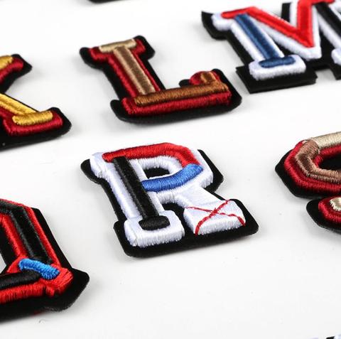 Parches de bordado para coser con letras en 3D, parche con nombre del alfabeto en inglés para bolsos de niños, ropa caliente, accesorios con logotipo Diy ► Foto 1/6