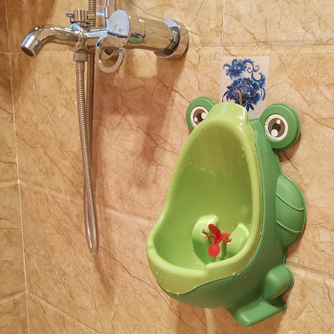 1 pc de diseño de dibujos animados de bebé Rana orinal inodoro urinario pis entrenador de baño montado en la pared pis entrenador para 0-6 años los niños # DS ► Foto 1/6