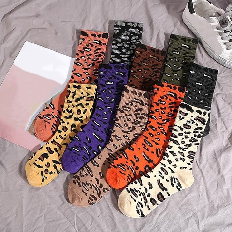 Calcetines atractivos de las mujeres de la impresión del leopardo Harajuku Vintage Streetwear calcetín largo para las mujeres estilo coreano japonés Kawaii lindo calcetín de Navidad ► Foto 1/6