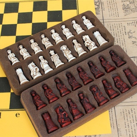 Tablero de ajedrez pequeño de cuero antiguo Qing Bing, piezas de ajedrez realistas, regalos para padres, entretenimiento, nuevo ► Foto 1/6