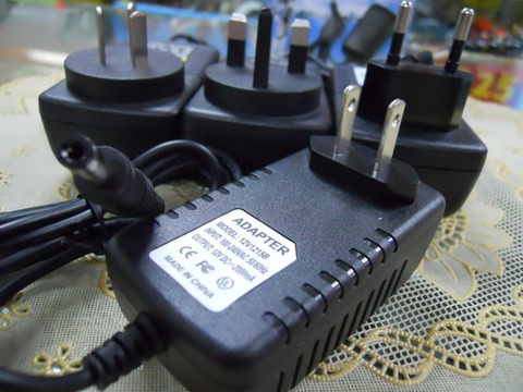 Adaptador de fuente de alimentación DC 12 V 2A convertidor profesional de seguridad 12 V Adaptador europeo/estadounidense para luces LED, envío Gratis ► Foto 1/3