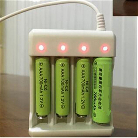 Cargador de batería de carga rápida con 4 ranuras USB, protección contra cortocircuitos, estación de batería recargable AAA y AA, novedad ► Foto 1/6