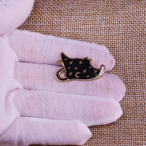 Manta ray-pin esmaltado, broche de luna y estrella, insignia de pez, animal de mar, joyería ► Foto 1/1