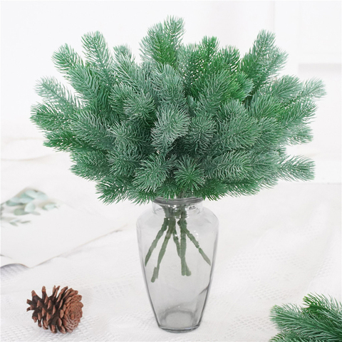 Aguja de pino de hierba de plástico Artificial, rama de planta verde falsa, decoración de árbol de Navidad, accesorios para el hogar, ramo artesanal, caja de regalo ► Foto 1/6