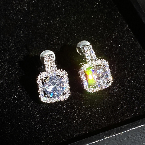 Huitan-pendiente de tuerca de forma cuadrada clásica para mujer, piedra de circonia cúbica completa, joyas de pendientes de boda para mujer, artículo nuevo ► Foto 1/6