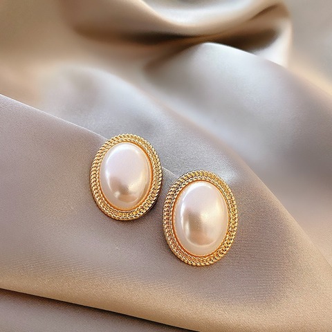 Perla de imitación Zircon elegante Retro ovalado Irregular hueco cuadrado pendientes para las mujeres de otoño e invierno de la joyería ► Foto 1/6