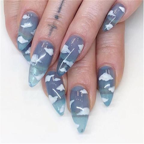 Uñas postizas en forma de aguja para mujer, uñas postizas con diseño de nube de playa azul cielo/llama, con pegamento, 24 Uds. ► Foto 1/6