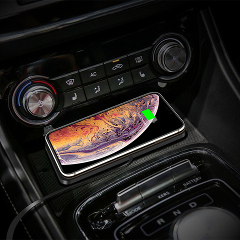 QI inalámbrico rápidamente cargador para iPhone 8 XS XR almohadilla de carga de automóvil para Samsung S10 estación Dock antideslizante Mat del tablero de instrumentos del coche titular ► Foto 1/6