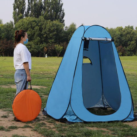 Refugio para la lluvia en el exterior Baño de campamento vestidor tienda de privacidad con ventana tienda de ducha baño al aire libre de campamento vestuario ► Foto 1/6