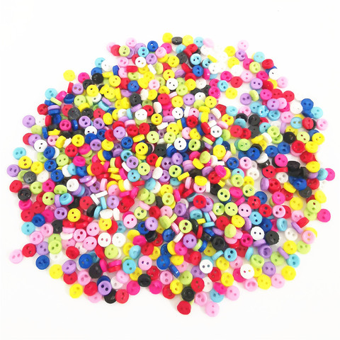 Botones de plástico redondo de Color combinado con 2 agujeros para ropa de muñeco pequeño, botones de costura plana hechos a mano, para Scrapbooking, 3mm, 250 Uds. ► Foto 1/3