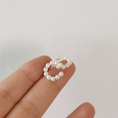 Elegante Simple círculo gemelos de perla para oreja Piercing falso Clip en pendientes para mujeres Egirl perlas de moda Earcuff pendientes de joyería ► Foto 1/6