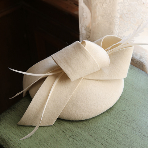 Sombrero elegante para mujer, tocado de cóctel, boda, iglesia, sombrero, plumas, accesorios para el cabello, tocado de fieltro de lana 100% ► Foto 1/5