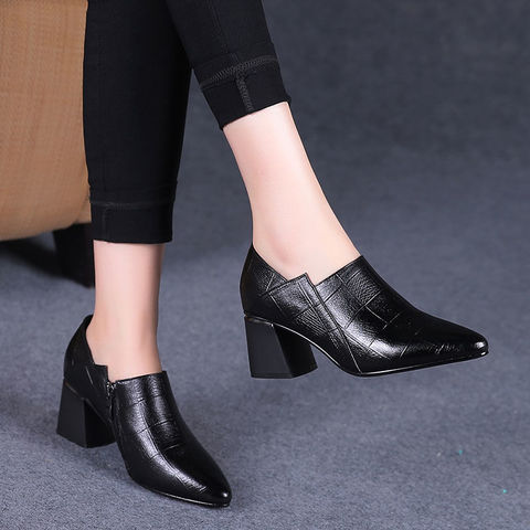 Tacones medios puntiagudos para mujer, zapatos individuales de piel sintética suave, tacón cuadrado, estilo coreano, con cremallera lateral, color negro, otoño 2022 ► Foto 1/6