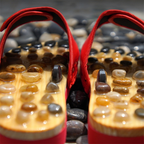 Masaje Zapatos Zapatillas de la medicina china pedicura Cobblestone digitopuntura acupuntura del pie de las mujeres de los hombres de la salud Zapatillas de casa ► Foto 1/6