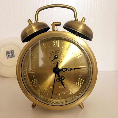 Reloj despertador mecánico de cobre antiguo para decoración de Hotel, mantel de mesa europeo con doble campana de Metal para decoración de Hotel y Bar, LA231 ► Foto 1/5