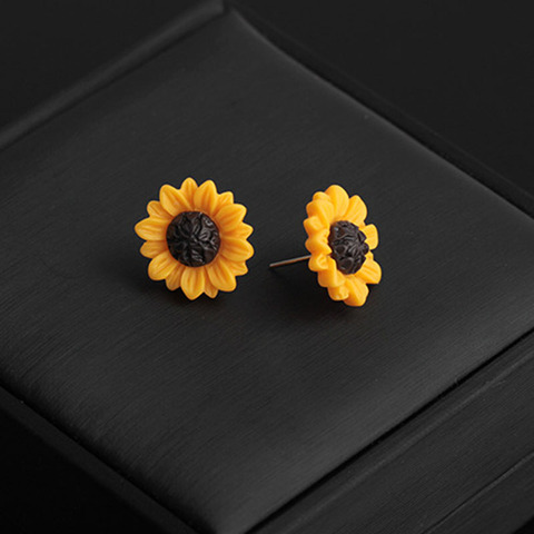 Nuevos pendientes de girasol dorado 1 par para mujer, bonitos y bonitos pendientes a la moda de estilo simple con margaritas y flores ► Foto 1/4