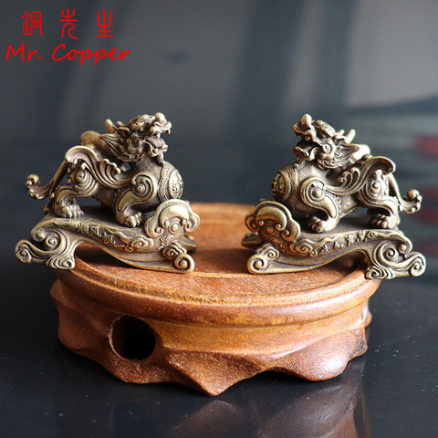 Estatua de bestia mítica china de bronce antiguo pequeños adornos cobre Vintage 1 par de figuras de la suerte Pixiu decoraciones de escritorio mascotas de té ► Foto 1/6