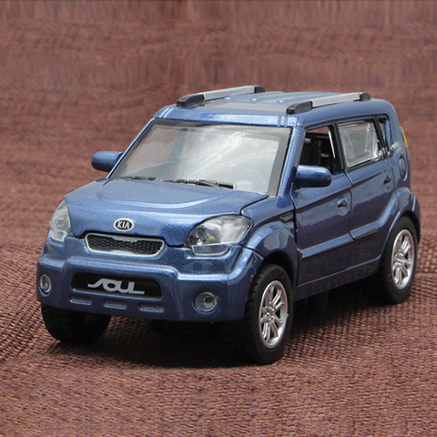 Coche modelo Diecast Kia Soul, colección de juguetes de marca de Metal para niños, regalo con puerta de fácil apertura/función de retroceso/música/luz ► Foto 1/6