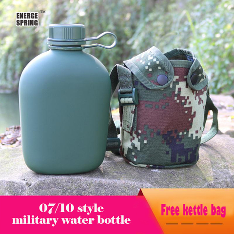 Camuflaje botella de agua con correas 1L Montañismo al aire libre hervidor para entrenar de aluminio de 10/07 militares botella deportiva frío hervidor de agua ► Foto 1/6