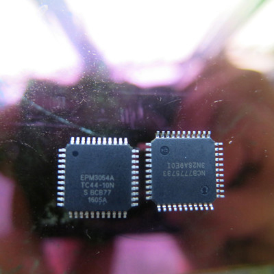 1 unids / lote EPM3064ATC44-10N EPM3064ATC44-10 EPM3064ATC44 EPM3064 TQFP-44 ► Foto 1/1