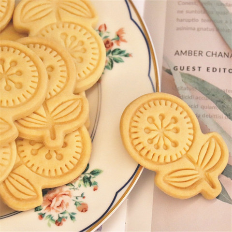 Conjunto de cortadores de galletas de flores, herramientas de decoración de pasteles de plástico, sello cortador de galletas, Fondant, relieve artesanal de azúcar ► Foto 1/6